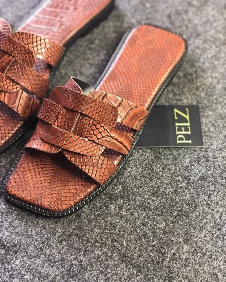 Pelz Sparkle Slide