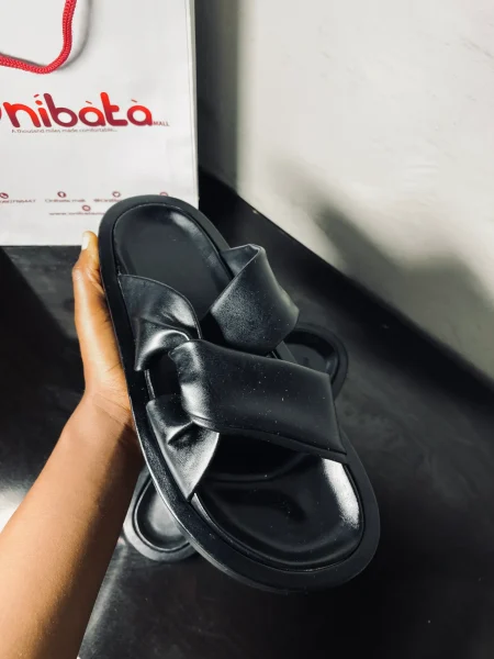 Pelz Black Platform Slide